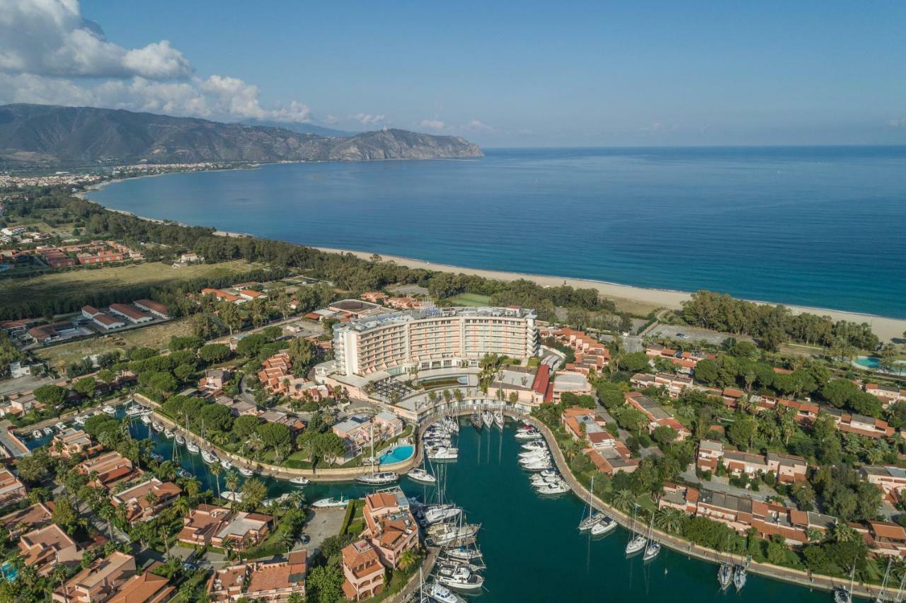 Residence Delfino, Portorosa 푸르나리 외부 사진