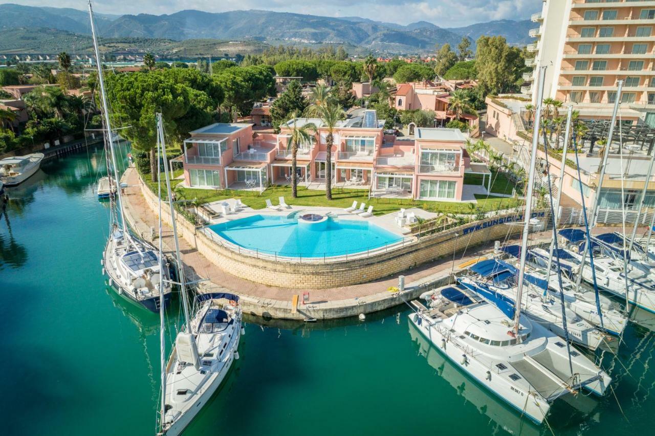 Residence Delfino, Portorosa 푸르나리 외부 사진
