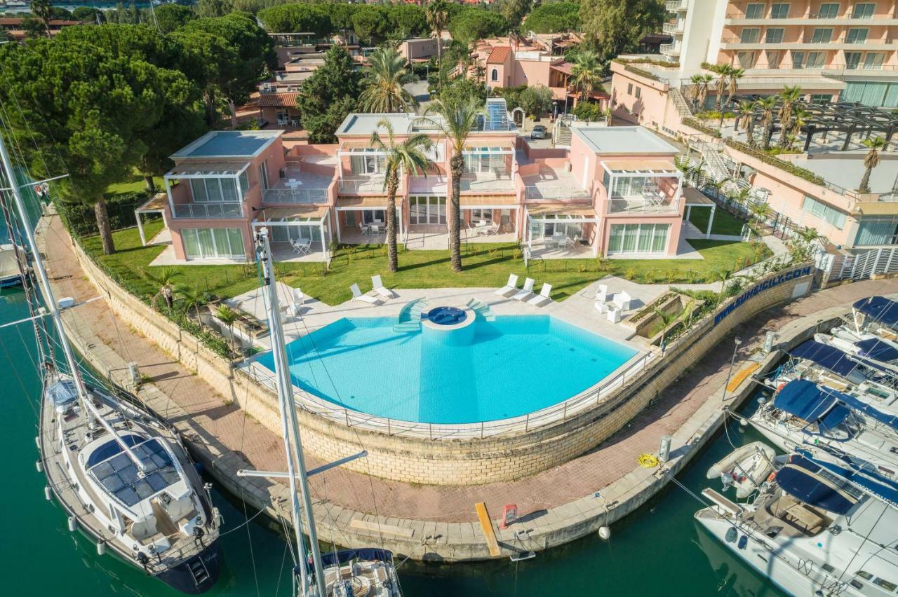 Residence Delfino, Portorosa 푸르나리 외부 사진