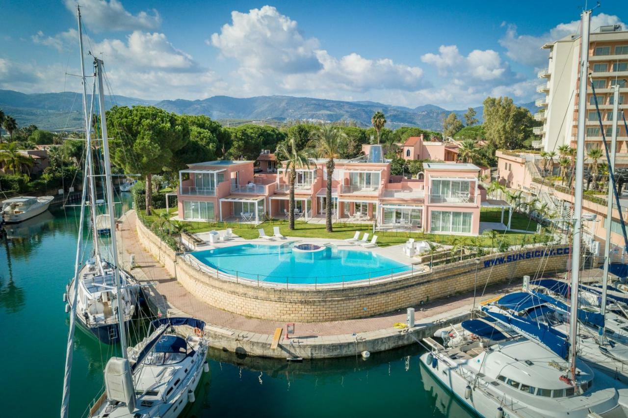 Residence Delfino, Portorosa 푸르나리 외부 사진