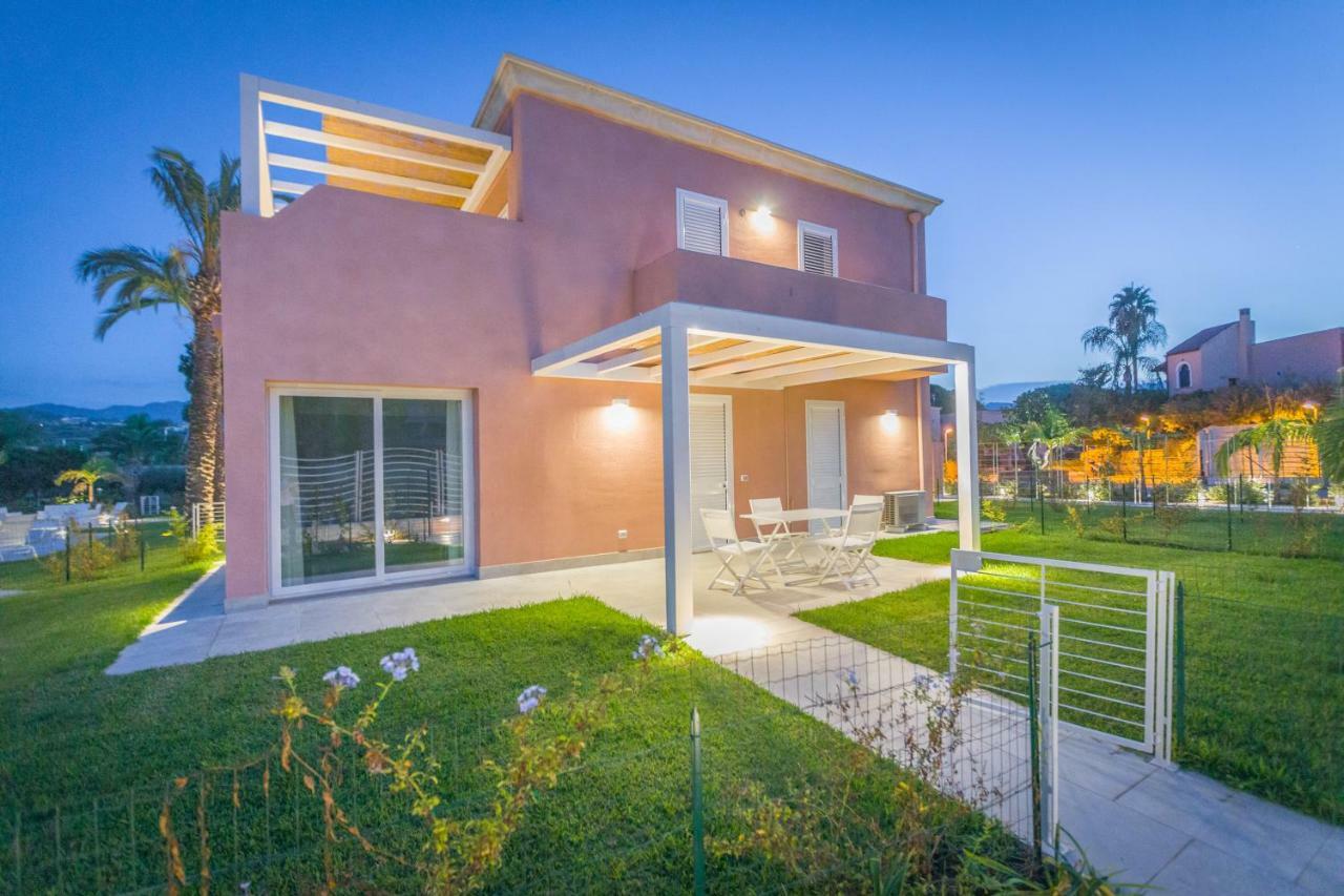Residence Delfino, Portorosa 푸르나리 외부 사진