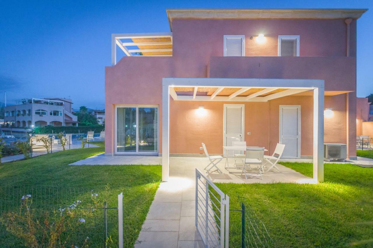Residence Delfino, Portorosa 푸르나리 외부 사진